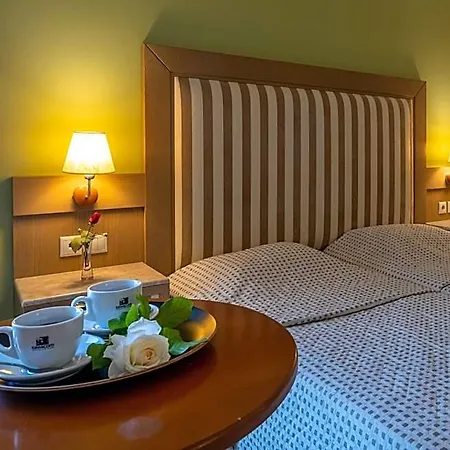 Dolfin Hotel 3*